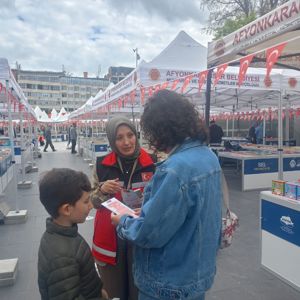 Koruyucu Aile Birim Personellerimiz Vatandaşlarımıza Koruyucu Aile Hakkında Bilgilendirme ve Broşür Dağıtımı Yaptı - fotoğraf 2