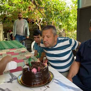 Akhisar’da Özel Gereksinimli Bireyin Doğum Günü Aile Sıcaklığında Kutlandı - fotoğraf 3
