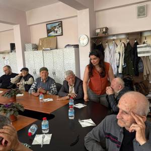 Soma’da Huzurevi Sakinleri Öğrencilerle Keyifli Bir Programda Buluştu - fotoğraf 5