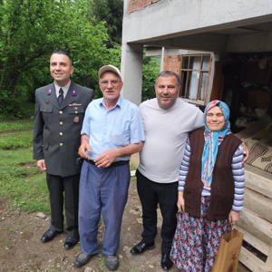 Şehit Anneleri ve Eşlerine Anlamlı Bayram Ziyareti - fotoğraf 12