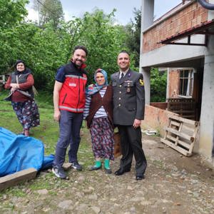 Şehit Anneleri ve Eşlerine Anlamlı Bayram Ziyareti - fotoğraf 13
