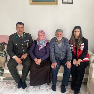Şehit Anneleri ve Eşlerine Anlamlı Bayram Ziyareti - fotoğraf 16