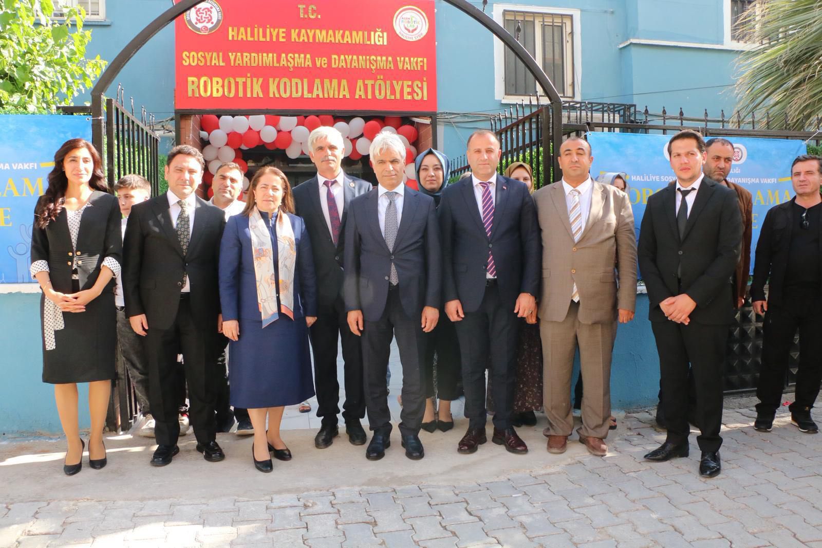 Bakan Yardımcımız Sayın Dr. Sevim SAYIM MADAK ile Bakanlığımızın Katkılarıyla Açılan Robotik Kodlama Merkezi’ni Ziyaret Ettik .