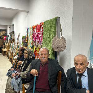 Büyüklerimiz Yıl Sonu Sergisine Katıldı - fotoğraf 2
