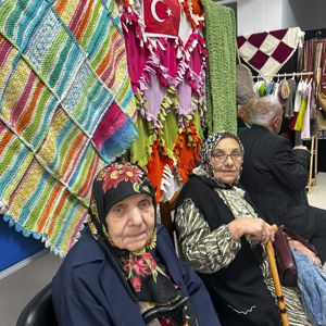 Büyüklerimiz Yıl Sonu Sergisine Katıldı - fotoğraf 3