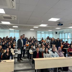 Yaşlı Bakımı Alanında Söyleşi Programı Düzenlendi - fotoğraf 1