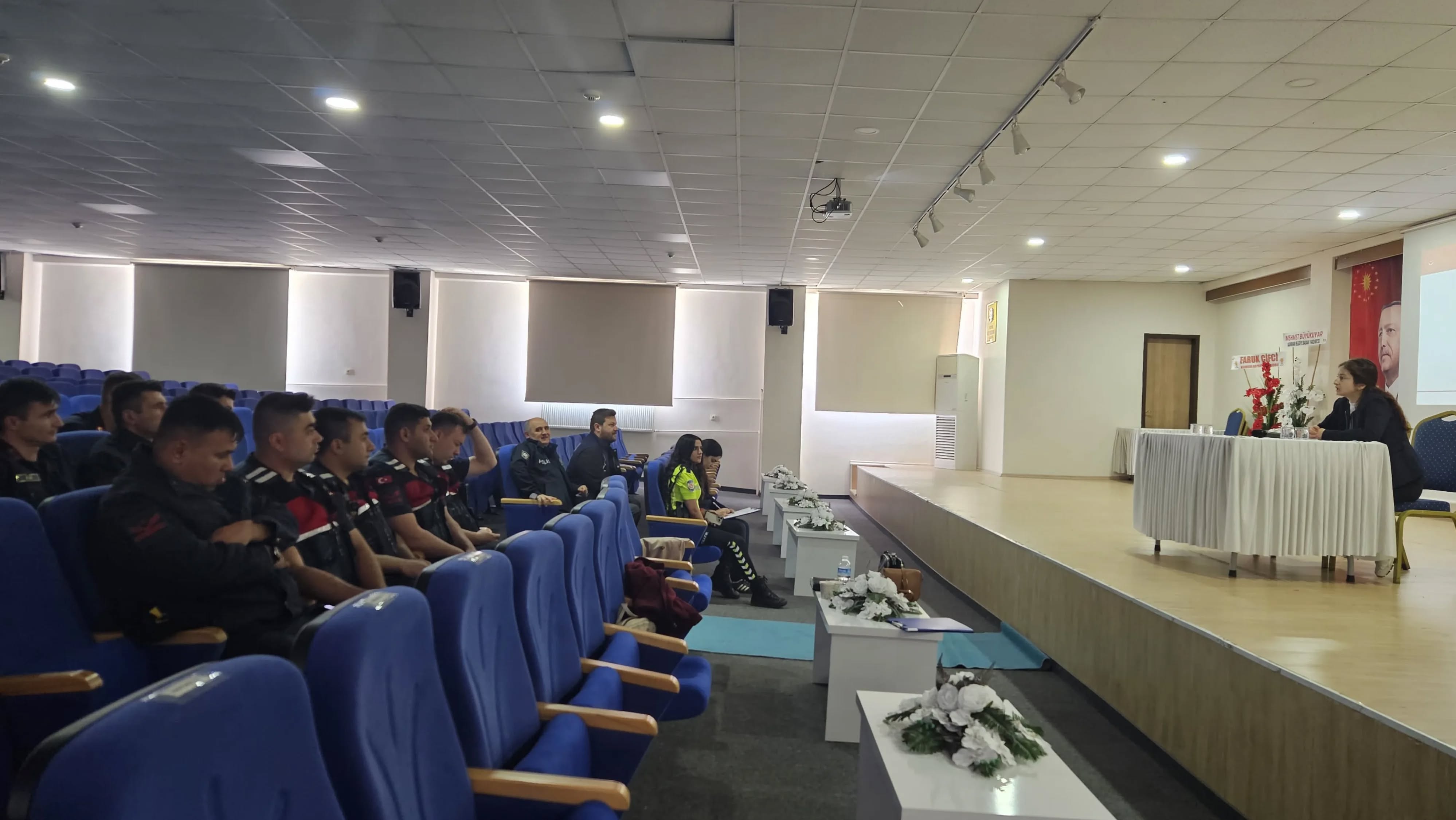 "SHM Hizmet Modelleri Tanıtımı" ve "Aile İçi Şiddet" Konulu Eğitim Gerçekleştirildi