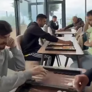 Yaşlı Bakım Ve Rehabilitasyon Merkezinde Hizmet Alan Erkek Sakinlerimiz İle Personelimizin Katılımıyla Tavla Turnuvası Düzenlendi. - fotoğraf 1