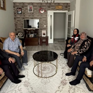 İl Müdürümüz Adem YÜCEL, Şehidimiz Gültekin TIRPAN' ın emaneti olan Değerli Ailesini ziyaret etti. - fotoğraf 4