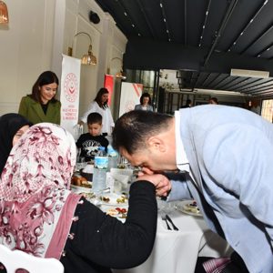 MİLLÎ AİLE HAFTASI’NDA 3 KUŞAK, TEK SOFRADA GÖNÜLLER BİR ARAYA GELDİ  - fotoğraf 5