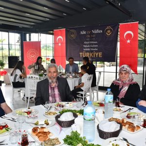 MİLLÎ AİLE HAFTASI’NDA 3 KUŞAK, TEK SOFRADA GÖNÜLLER BİR ARAYA GELDİ  - fotoğraf 6