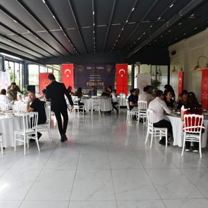 MİLLÎ AİLE HAFTASI’NDA 3 KUŞAK, TEK SOFRADA GÖNÜLLER BİR ARAYA GELDİ  - fotoğraf 12