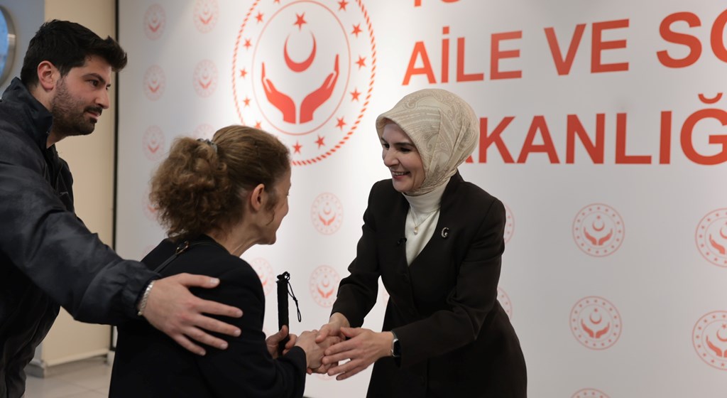 Bakanımız Göktaş, bakanlık personeli ile bayramlaştı
