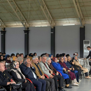 “Mümkün” Adlı Tiyatro Oyunumuz, İl Müdürlüğümüz Personeli Tarafından 21.05.2026 Tarihinde, Araklı Belediyesinin Ev Sahipliğinde Araklı Kültür Merkezinde Sahnelendi. - fotoğraf 3