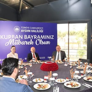 Valimiz Sayın Dr. Osman Varol Himayelerinde Gerçekleştirilen Bayramlaşma Programı - fotoğraf 4