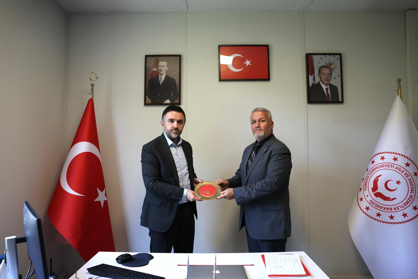 İl Müdürümüz Sn. Ömer Turan, Tuzla Sosyal Hizmet Merkezi’nin Yeni Müdürü Sn. Kenan Yazıcı’ya Hayırlı Olsun Ziyaretinde Bulundu