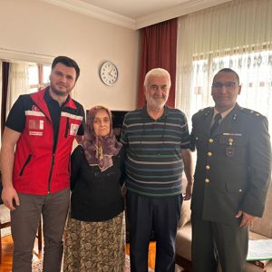 Aziz Şehitlerimizin Kıymetli Ailelerine Kurban Bayramı Ziyareti Gerçekleştirildi. - fotoğraf 11