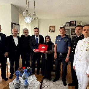 Akçakoca Kaymakamı Dr. Hacı Arslan Uzan Şehit Ailemize ve Kıbrıs Gazimize Bayram Ziyareti Gerçekleştirdi. - fotoğraf 1