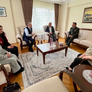 Aziz Şehidimiz Teğmen Cemal Tepeli’nin kıymetli annesi Makbule Teyzemize Anneler Günü Ziyareti Gerçekleştirildi - fotoğraf 1