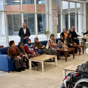 Güldal Akşit Huzurevimizde Anneler Günü Sevinci - fotoğraf 1