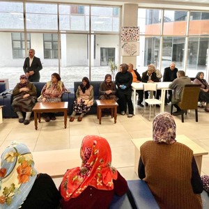 Güldal Akşit Huzurevimizde Anneler Günü Sevinci - fotoğraf 2