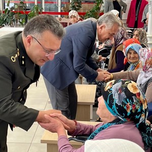 Güldal Akşit Huzurevimizde Anneler Günü Sevinci - fotoğraf 3