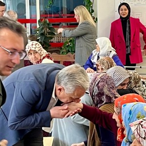 Güldal Akşit Huzurevimizde Anneler Günü Sevinci - fotoğraf 4