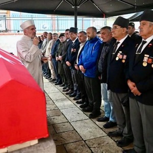 Kıbrıs Gazimiz Lütfi Mıstaç Askeri Törenle Ebediyete Uğurlandı - fotoğraf 1