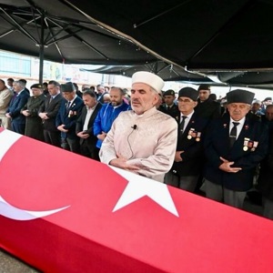 Kıbrıs Gazimiz Lütfi Mıstaç Askeri Törenle Ebediyete Uğurlandı - fotoğraf 2