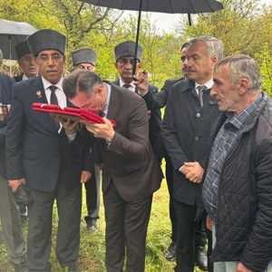Kıbrıs Gazimiz Lütfi Mıstaç Askeri Törenle Ebediyete Uğurlandı - fotoğraf 7