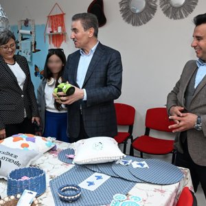 Erzurum Valisi Aydın Baruş, Çocuk Evleri Sitesi’nde Çocuklarla Bayramlaştı - fotoğraf 3
