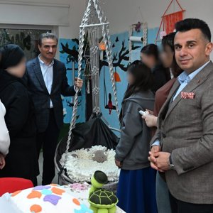Erzurum Valisi Aydın Baruş, Çocuk Evleri Sitesi’nde Çocuklarla Bayramlaştı - fotoğraf 4