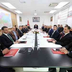 Valimiz Sayın Ahmet Karakaya başkanlığında, Erişilebilirlik İzleme ve Değerlendirme Toplantısı gerçekleştirildi - fotoğraf 2