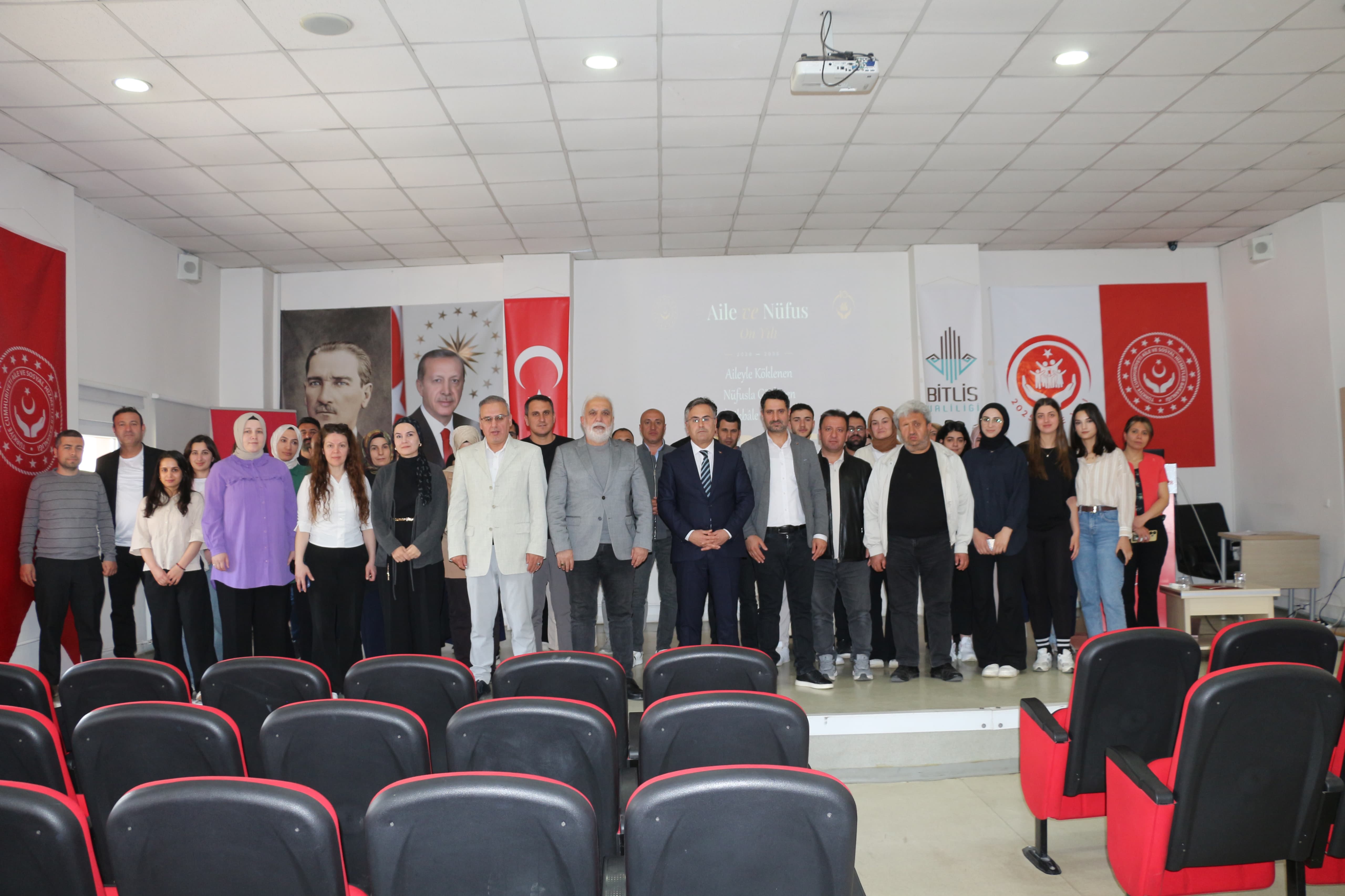  Aile Günü ve Milli Aile Haftası etkinlikleri kapsamında “Güçlü Aile, Güçlü Toplum, Güçlü Türkiye” semineri