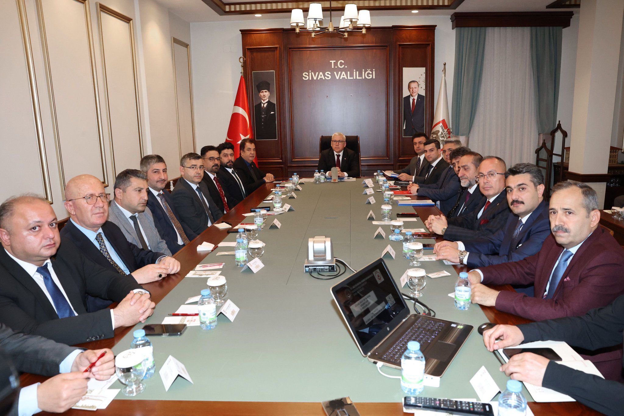 Valimiz Sn. Yılmaz Şimşek Başkanlığında Kurum Temsilcileriyle Erişilebilirlik Toplantısı Yapıldı