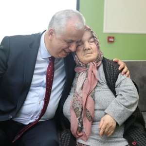 Vali Vekili Şevket Cinbir Huzurevlerimize Bayram Ziyareti Gerçekleştirdi. - fotoğraf 5