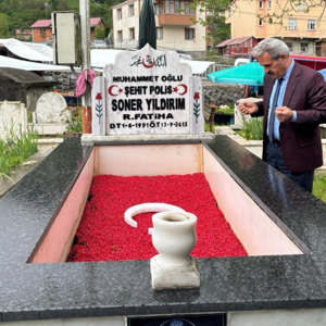 Şehidimiz Soner Yıldırım’ın Kabri Ziyaret Edildi. - fotoğraf 2