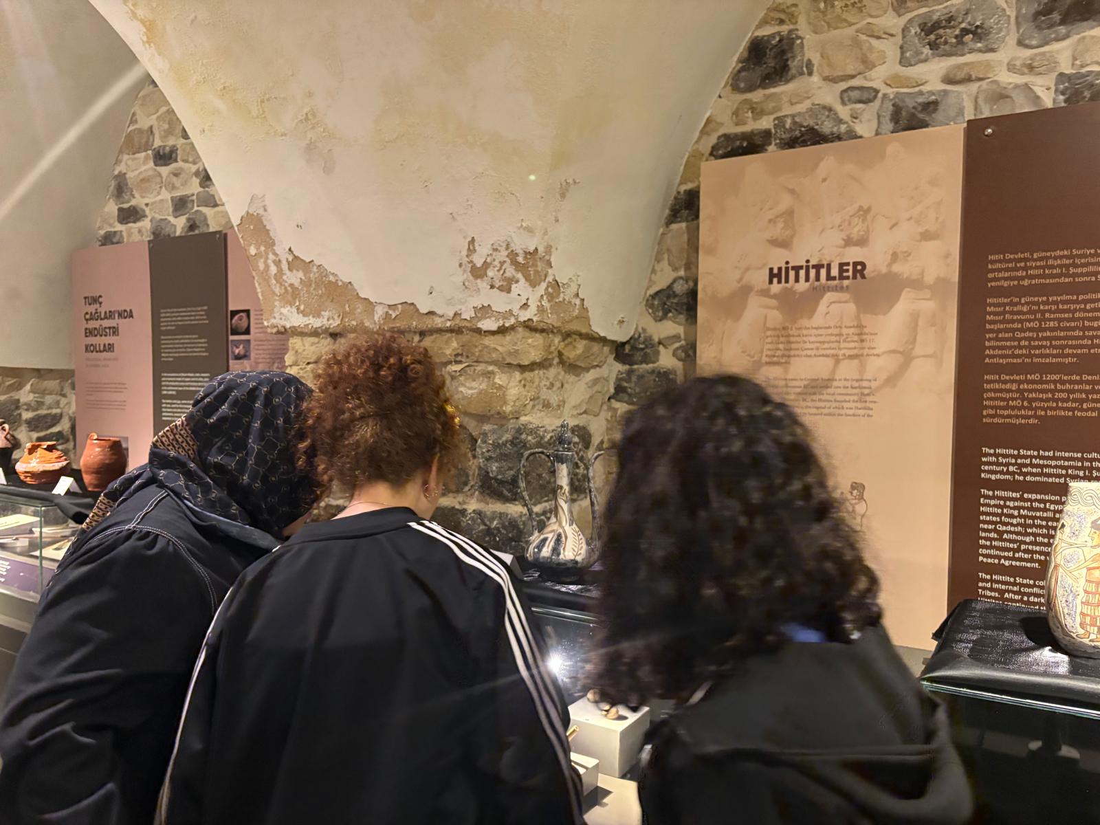 Müze Haftası etkinlikleri kapsamında, Çocuk Evleri Koordinasyon Merkezi bünyesinde koruma ve bakım altında bulunan çocuklarımızın katılımıyla anlamlı bir müze gezisi düzenlendi.