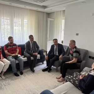 İl Müdürümüz İlkay Türkoğlu, Bakanlığımızın Sosyal ve Ekonomik Destek (SED) Hizmet Modelinden Yararlanan Nazilli ilçesinde İkamet Eden Madran Ailesini Hanelerinde Ziyaret - fotoğraf 2