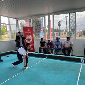 Aktif Yaşam Merkezi’nde, 10-16 Mayıs Engelliler Haftası münasebetiyle işitme engelli vatandaşlarımıza yönelik bocce etkinliği düzenlenmiştir. - fotoğraf 2