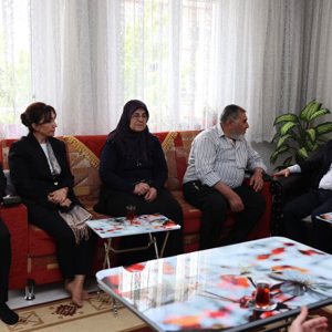 Şehit Uzman Jandarma Çavuş Mustafa Bozkurt’un Ailesini Ziyaret - fotoğraf 1