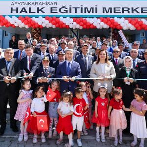 İl Protokolünün Katılımıyla Açılan Sergide Gazilerimizin El Emeği Bastonları İlgi Gördü - fotoğraf 2