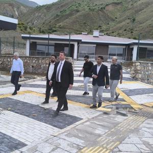 İL MÜDÜRÜMÜZ SAYIN SERDAR DEMİRCİ, YAPIMI DEVAM EDEN ELAZIĞ HAZAR BABA ENGELSİZ YAŞAM BAKIM REHABİLİTASYON VE AİLE DANIŞMA MERKEZ'İNDE İNCELEMELERDE BULUNDU - fotoğraf 2