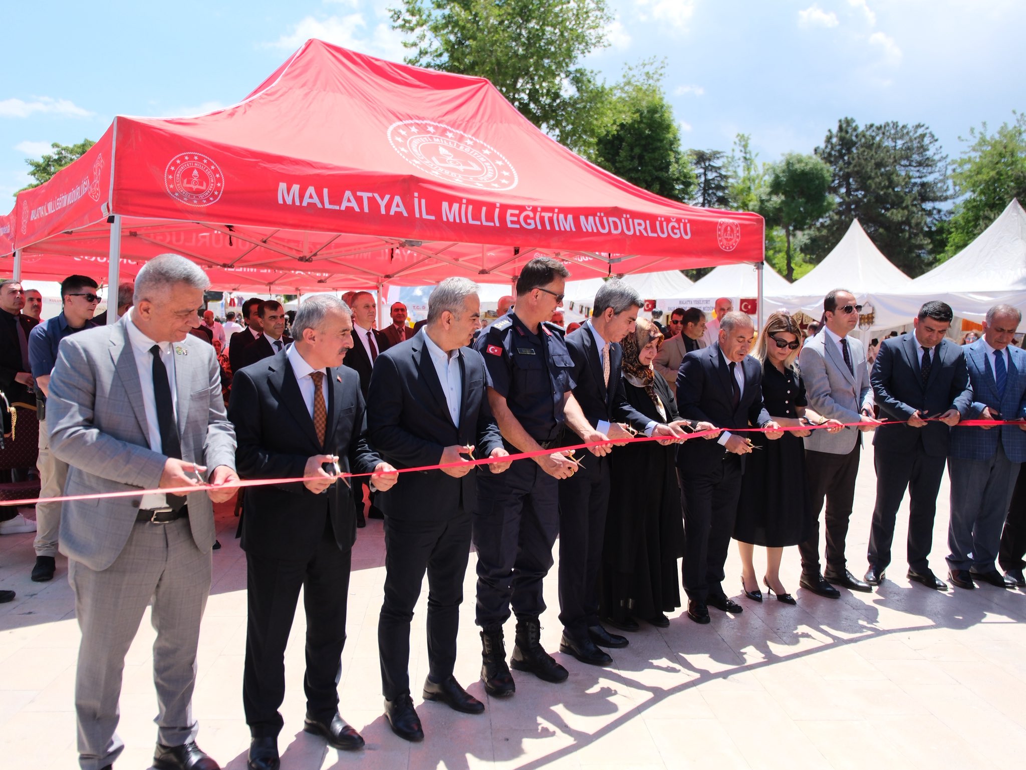 İl Müdürümüz Sayın Ömer Faruk Ergün, Hayat Boyu Öğrenme Haftası kapsamında Malatya Valiliğimiz himayelerinde Malatya İl Milli Eğitim Müdürlüğü tarafından düzenlenen etkinliklere katılım sağladı.