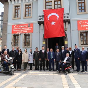 Kurban Bayramı Kutlama Programı Kapsamında Harp Malulü Gaziler, Şehit Dul ve Yetimleri Derneği ve Muharip Gaziler Derneğini Ziyaret  - fotoğraf 3