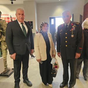 Garnizon Komutanlığında Şehit Aileleriyle Anlamlı Buluşma - fotoğraf 9