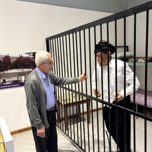 Kadirli Huzurevi Yaşlı Bakım ve Rehabilitasyon Merkezi Müdürlüğümüzde kalan yaşlılarımız ile “Müzeler Günü” kapsamında müze ziyareti gerçekleştirilmiştir.  Düzenlenen etkinlikte büyüklerimiz, kültürel ve tarihi değerlerimizi yakından inceleme fırsatı bulurken aynı zamanda keyifli ve verimli bir gün geçirmiştir. Gerçekleştirilen ziyaret ile yaşlı bireylerimizin sosyal yaşama aktif katılımlarının desteklenmesi, kültürel farkındalıklarının artırılması ve güzel anılar biriktirmeleri amaçlanmıştır - fotoğraf 3