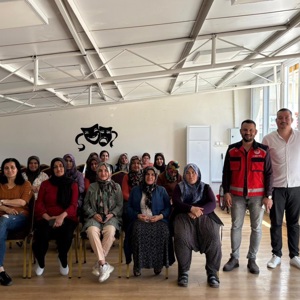 Kadirli Sosyal Hizmet Merkezi Eğitim Birimi personelleri tarafından Kadirli ADEM Kursu kursiyerlerine yönelik “Değerlerin Edinilmesinde Ailenin Rolü” konulu eğitim programı düzenlenmiştir. - fotoğraf 1