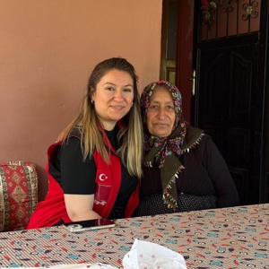 Düziçi Sosyal Hizmet Merkezi Müdürlüğü Şehit Yakınları ve Gaziler Birimi personelleri tarafından, Kurban Bayramı vesilesiyle Şehidimiz Jandarma Uzman Çavuş Abdullah Akdeniz, Piyade Uzman Çavuş Zeki Koç, Piyade Uzman Çavuş Sinan İnak ve Jandarma Uzman Çavuş Kamber Şamlı’nın kıymetli aileleri evlerinde ziyaret edilmiştir. - fotoğraf 3
