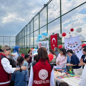 Osmaniye Korkut Ata Üniversitesi Sosyal ve Beşeri Bilimler Fakültesi, Uygulamalı Bilimler Fakültesi ve Kadirli Sosyal Hizmet Merkezi iş birliği kapsamında, üniversite yerleşkesinde okul destek çocuklarına yönelik etkinlik programı düzenlenmiştir. - fotoğraf 2